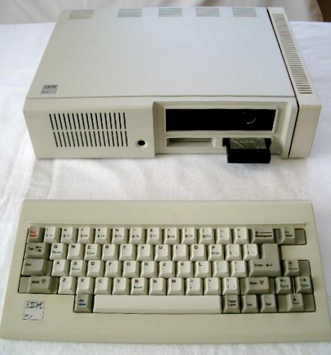 IBM PC jr (1).JPG